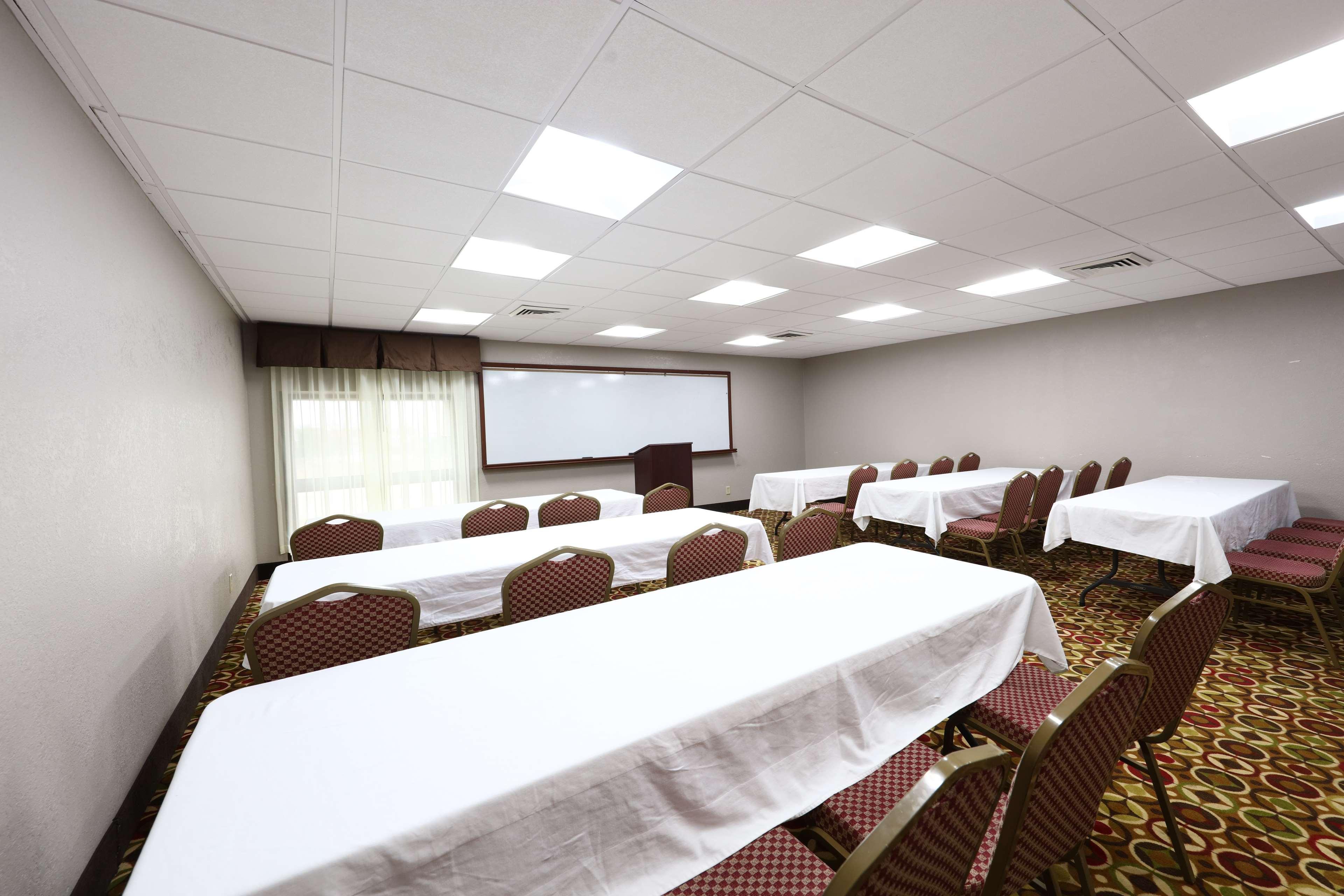 Americinn By Wyndham Grand Rapids Airport North Cascade Bagian luar foto