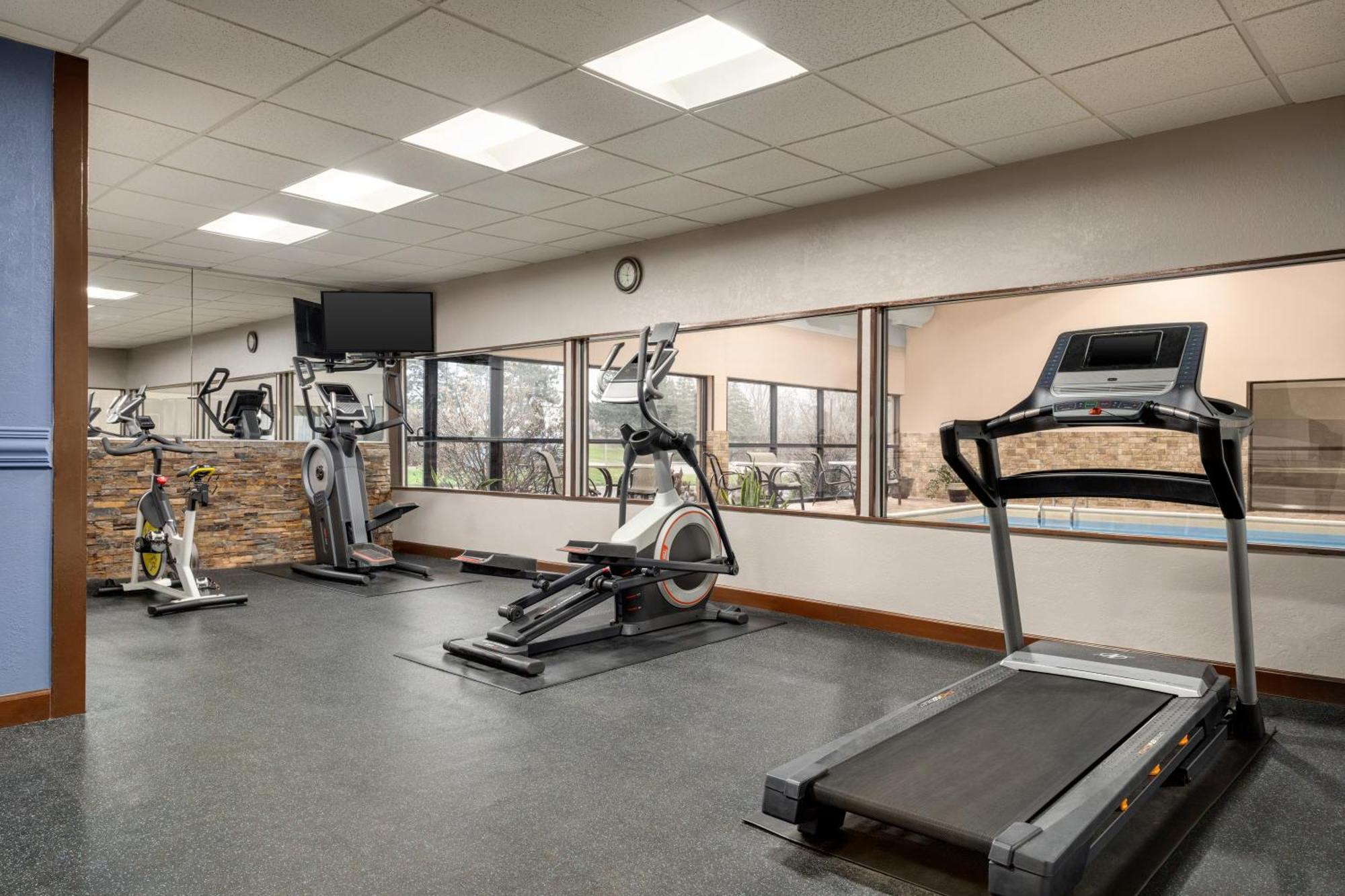 Americinn By Wyndham Grand Rapids Airport North Cascade Bagian luar foto